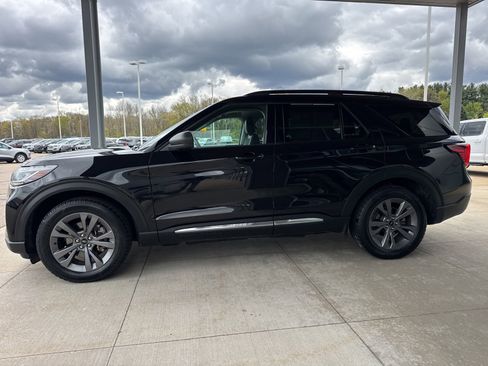 Used 2025 Ford Explorer Active w/ Active Comfort Package AWD/4WD image 4