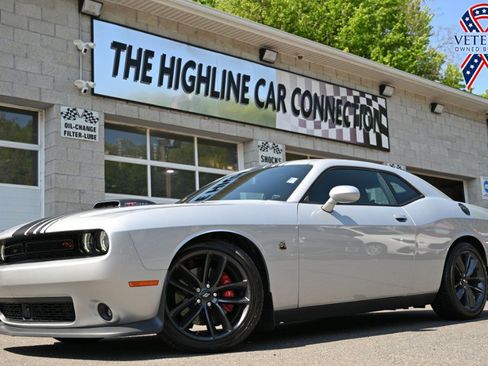 Used 2019 Dodge Challenger R/T Scat Pack w/ Shaker Package RWD image 1