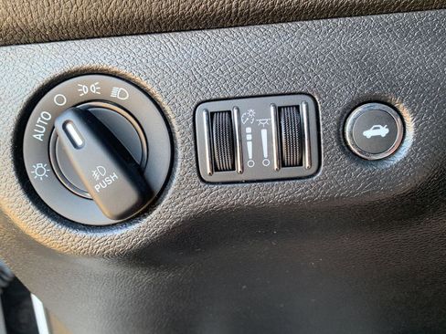 Used 2021 Dodge Challenger GT image 11