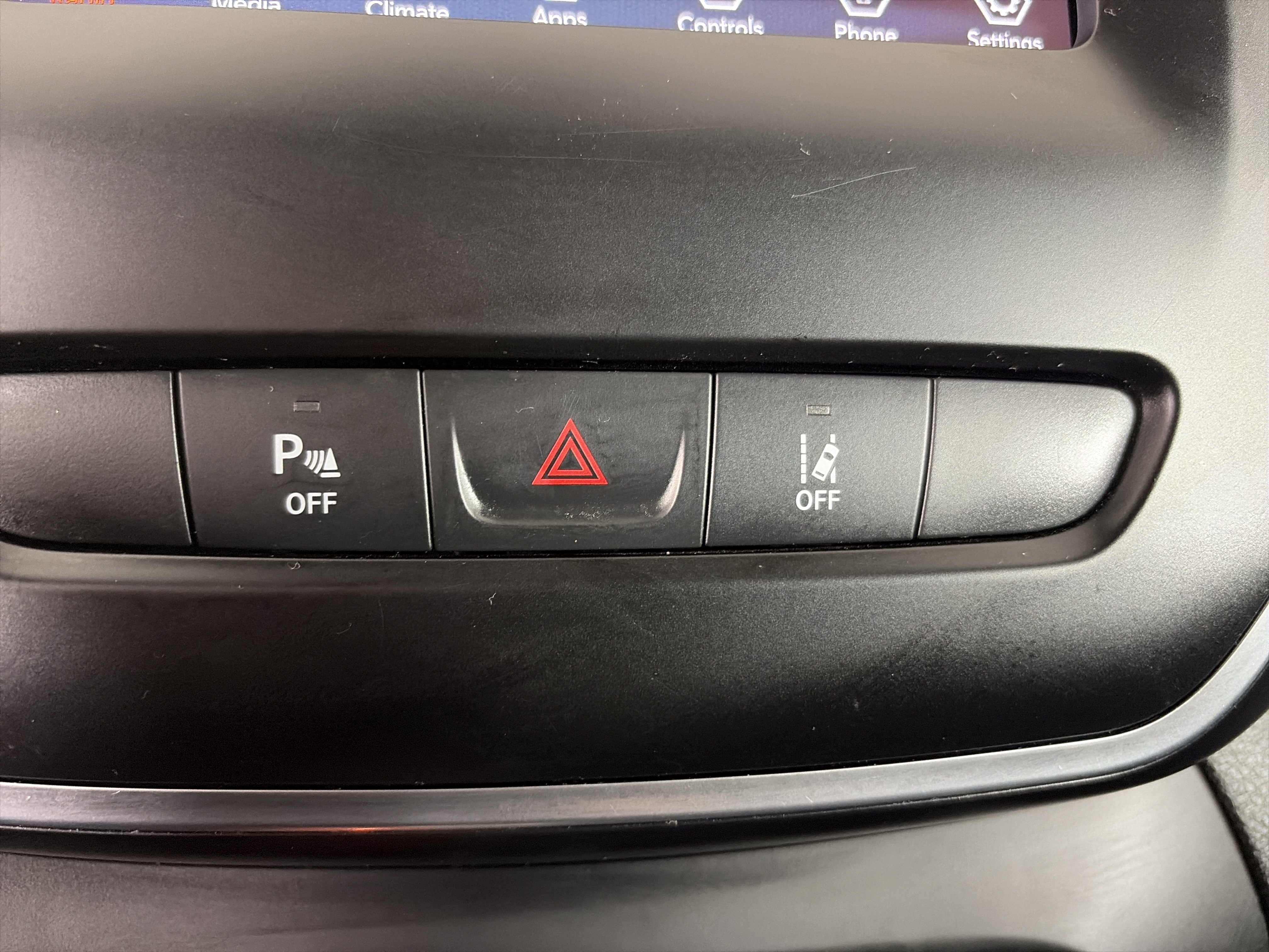 Used 2021 Jeep Cherokee Latitude Lux w/ Sun & Sound Group AWD/4WD image 25
