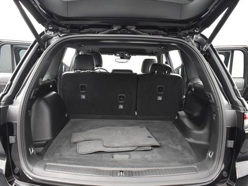 Used 2023 Jeep Grand Cherokee Altitude image 7
