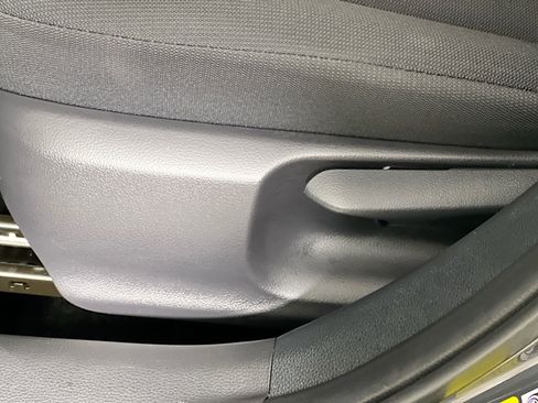 Used 2025 Toyota Corolla LE image 16