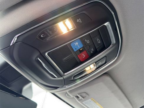 Used 2024 Jeep Grand Cherokee L Limited w/ Luxury Tech Group II image 19