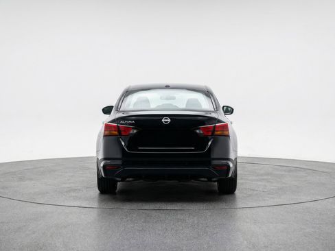 Used 2025 Nissan Altima 2.5 SV FWD image 7