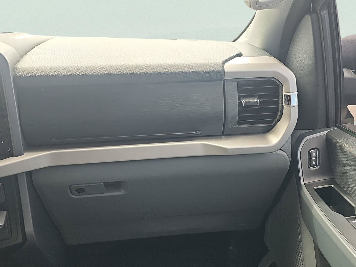 Used 2023 Ford F150 XLT RWD image 27