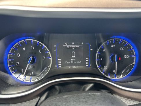 Used 2023 Chrysler Voyager LX FWD image 16