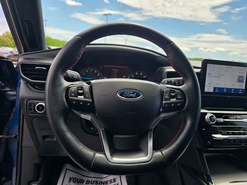 Used 2023 Ford Explorer ST-Line AWD/4WD image 21