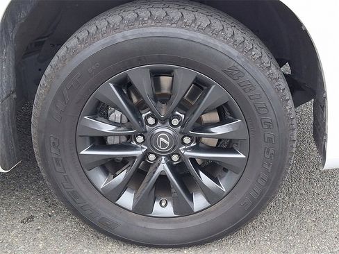 Used 2023 Lexus GX 460 Premium image 9