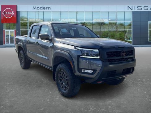 New 2026 Nissan Frontier PRO-4X w/ Pro-4x Convenience Package image 3