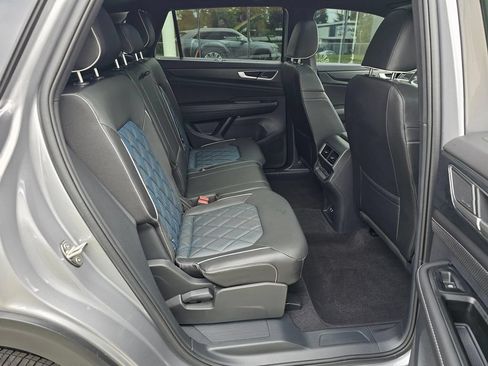 Used 2024 Volkswagen Atlas Cross Sport SEL Premium R-Line AWD/4WD image 12
