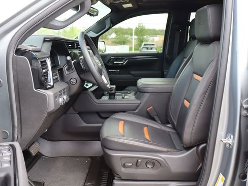 Used 2025 GMC Sierra 1500 AT4 w/ AT4 Premium Package AWD/4WD image 15
