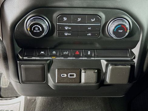 Used 2023 Chevrolet Silverado 1500 Custom image 14