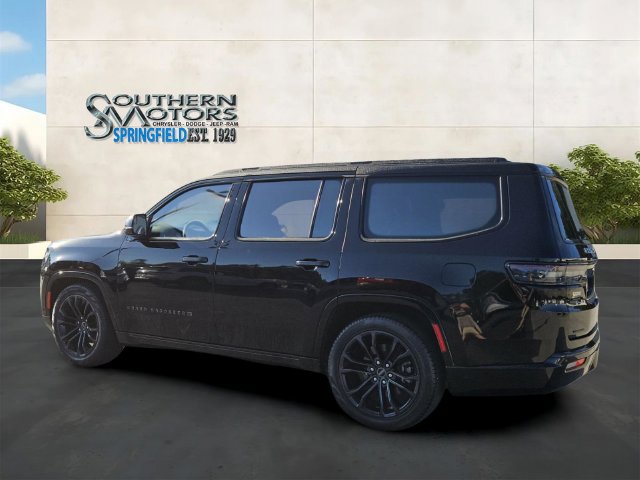 Used 2023 Jeep Grand Wagoneer Series III w/ Rear Seat Video Group 1 AWD/4WD image 3