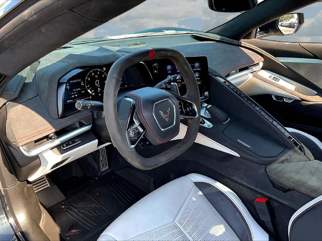 Used 2023 Chevrolet Corvette Stingray Premium Conv RWD image 17