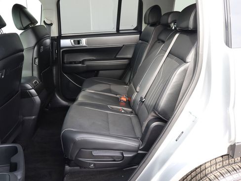 Used 2025 Hyundai Santa Fe SEL image 8