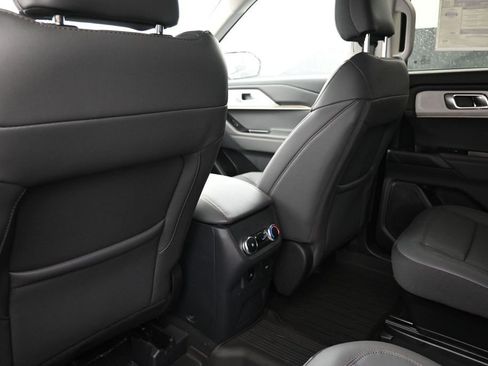 New 2026 Ford Explorer Active w/ Active Comfort Package AWD/4WD image 22