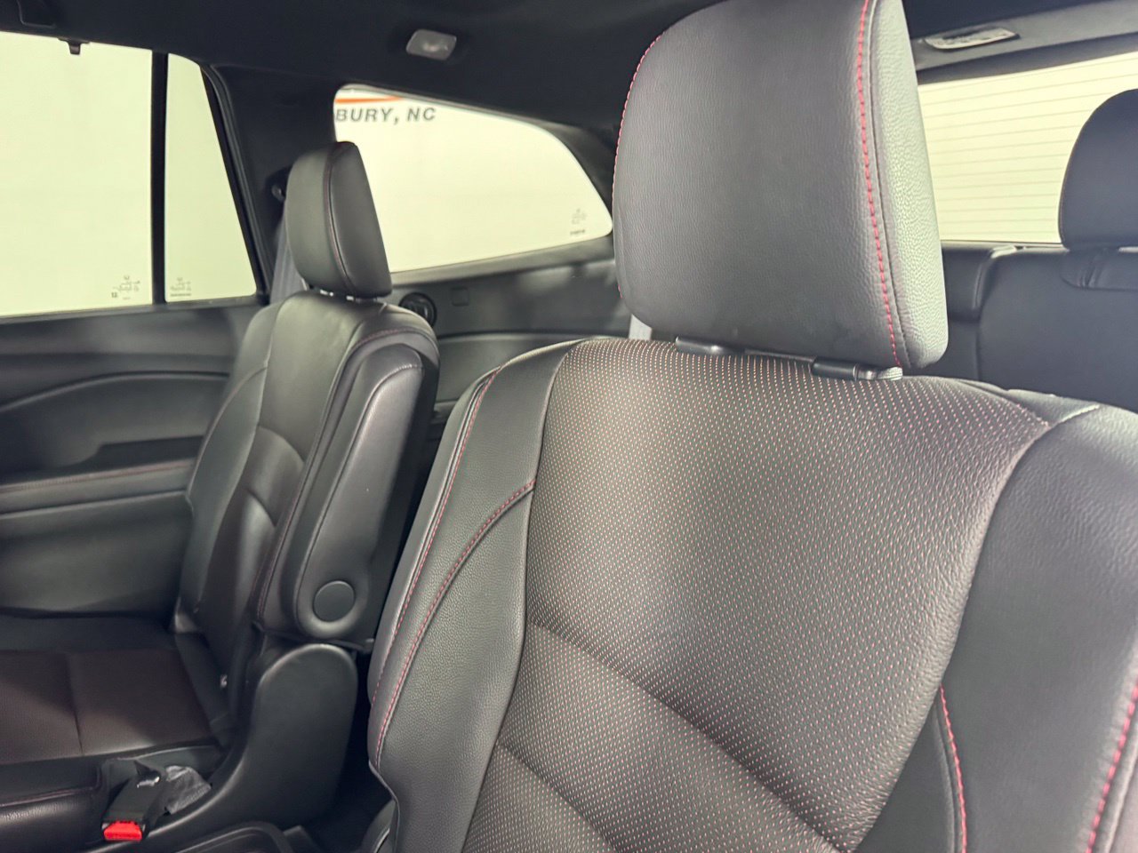 Used 2022 Honda Pilot Black Edition image 9