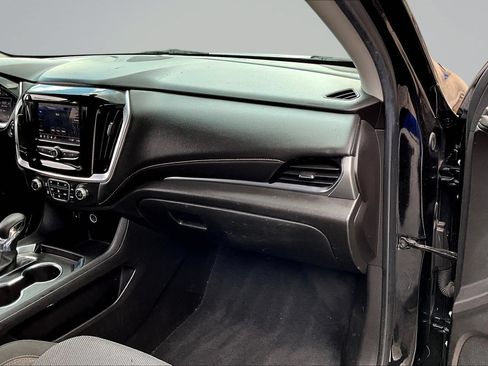 Used 2021 Chevrolet Traverse LS AWD/4WD image 27