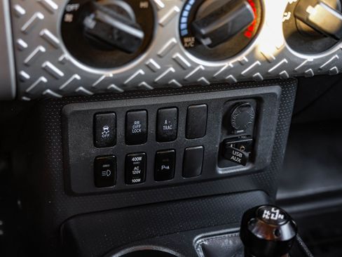 Used 2014 Toyota FJ Cruiser 4WD w/ Upgrade Package image 23