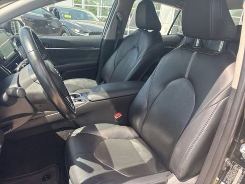 Used 2024 Toyota Camry XLE FWD image 25