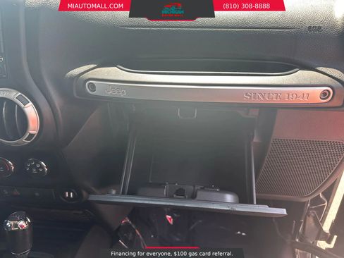 Used 2017 Jeep Wrangler Unlimited Sahara image 25