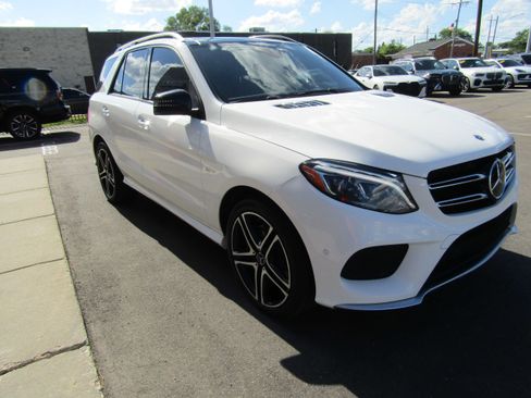 Used 2018 Mercedes-Benz GLE 43 AMG 4MATIC w/ Premium 3 Package image 4