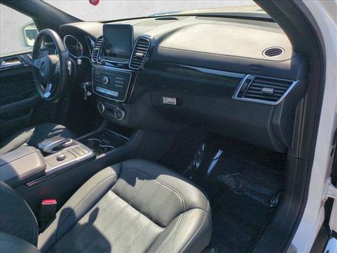 Used 2019 Mercedes-Benz GLS 450 4MATIC image 24