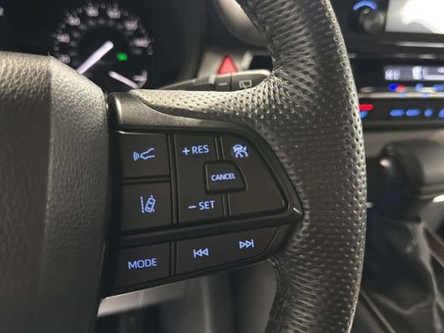 Used 2024 Toyota Sienna LE FWD image 27