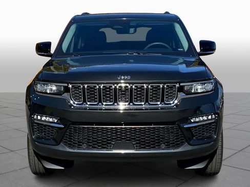 Used 2023 Jeep Grand Cherokee Limited w/ Luxury Tech Group II image 3