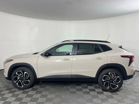 New 2026 Chevrolet Trax RS w/ Sunroof Package FWD image 9