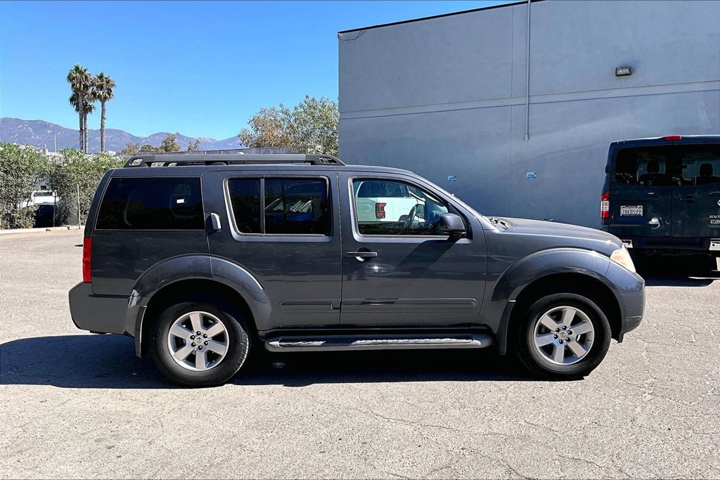 Used 2012 Nissan Pathfinder SV AWD/4WD image 11