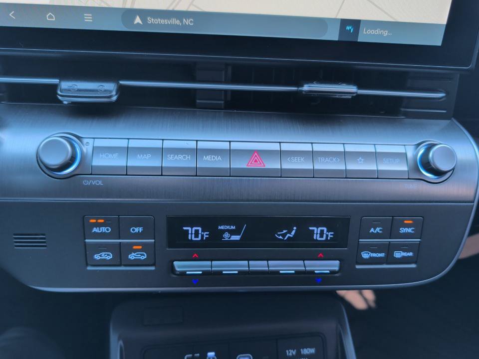 Certified 2024 Hyundai Kona Limited FWD image 18