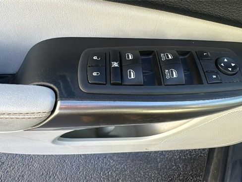 Used 2021 Jeep Cherokee Limited w/ Elite Package image 28