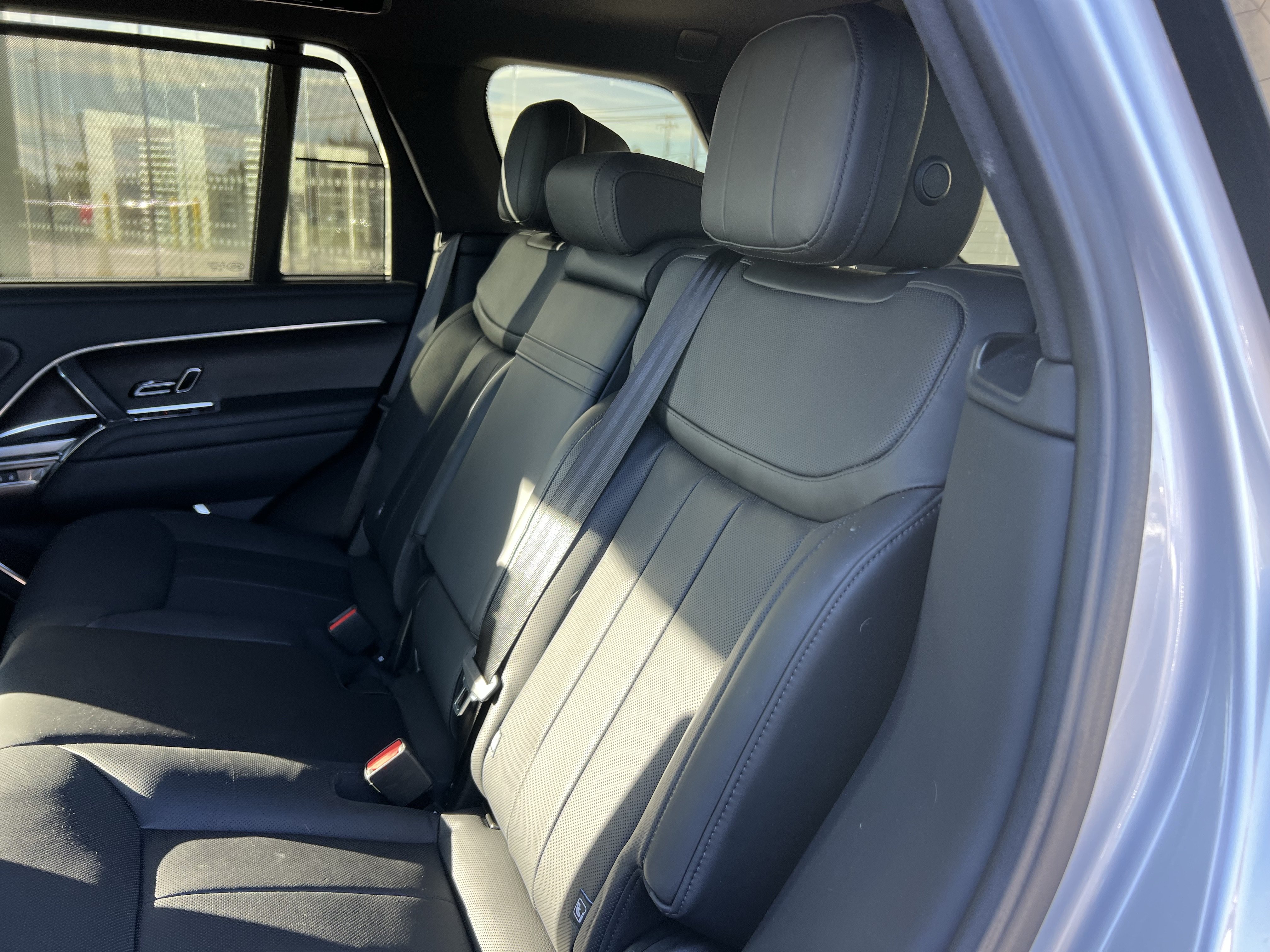 Used 2024 Land Rover Range Rover SE AWD/4WD image 31