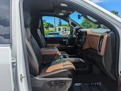 Used 2021 Chevrolet Silverado 2500 High Country w/ Technology Package image 21