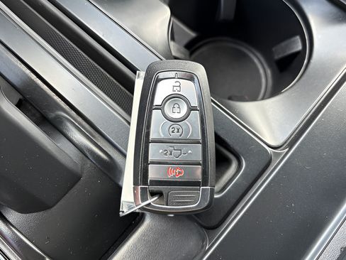 Used 2025 Ford F150 Lariat AWD/4WD image 13