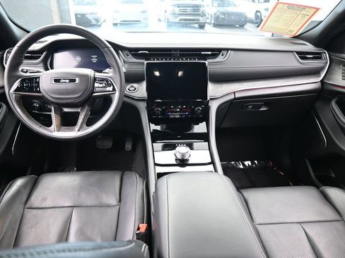 Used 2023 Jeep Grand Cherokee Overland w/ Luxury Tech Group IV image 41