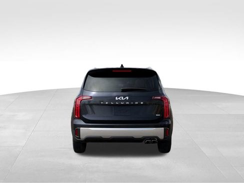 Used 2025 Kia Telluride S image 6