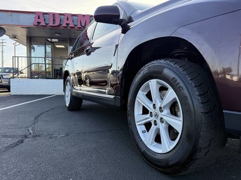 Used 2012 Toyota Highlander 4WD image 24