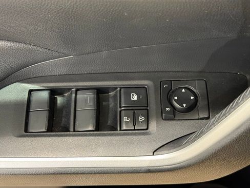 Used 2021 Toyota RAV4 LE image 16