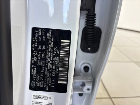 Certified 2025 Hyundai Elantra Hybrid FWD image 10
