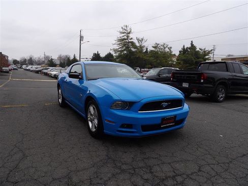 Used 2013 Ford Mustang Coupe image 2