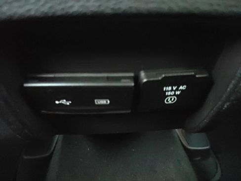 Used 2019 Jeep Cherokee Limited AWD/4WD image 14