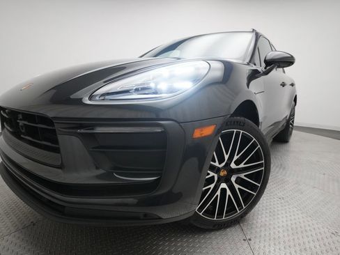 Certified 2026 Porsche Macan AWD/4WD image 31