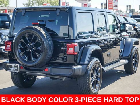 Used 2025 Jeep Wrangler Sahara image 4