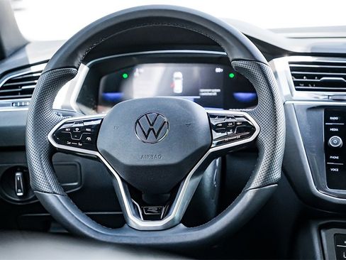 New 2024 Volkswagen Tiguan SE R-Line image 24