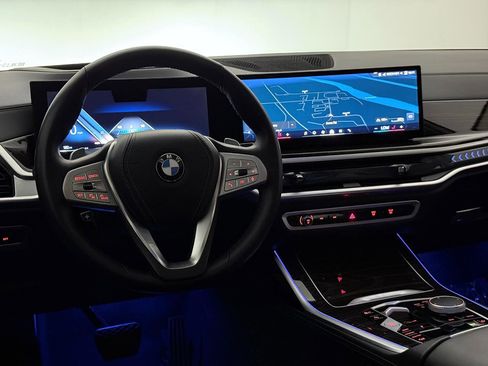 Used 2025 BMW X7 xDrive40i image 34