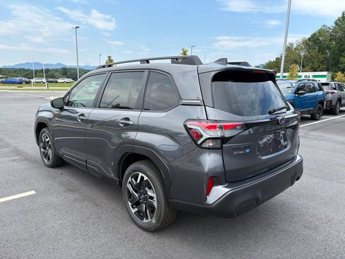 New 2026 Subaru Forester Touring AWD/4WD image 5