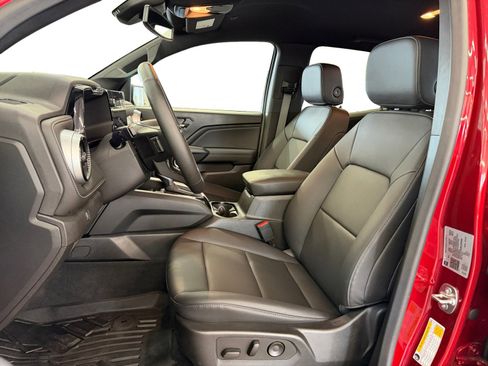 Used 2024 Chevrolet Colorado LT w/ LT Convenience Package III image 9