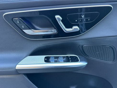 New 2025 Mercedes-Benz GLC 43 AMG 4MATIC image 12